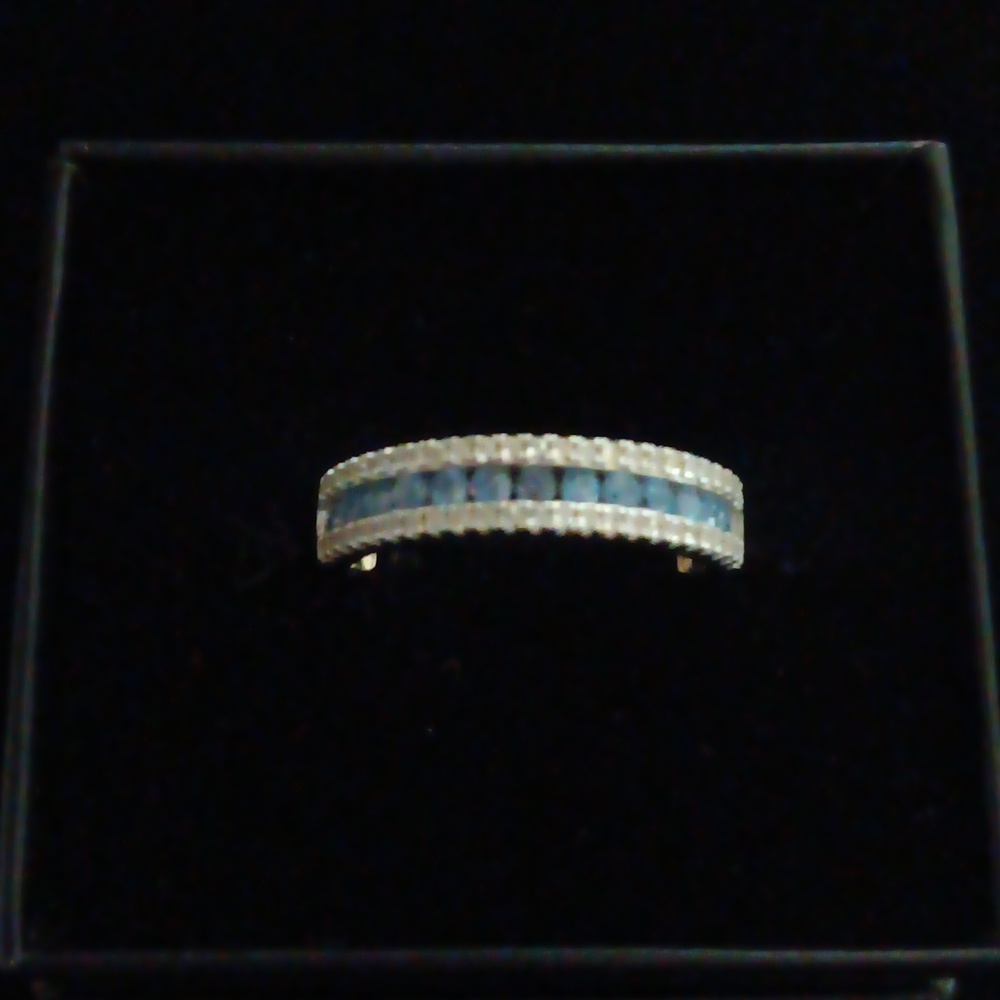 3mmSaphire Ceylon Genuine Channel Set Adorned With Genuine White Saphires NEW - Picture 3 of 8